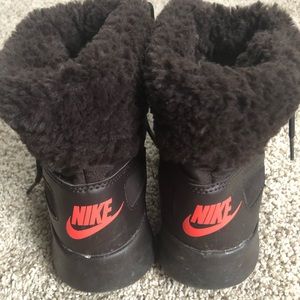 Nike Snow Sneakers—stand out! Size 6